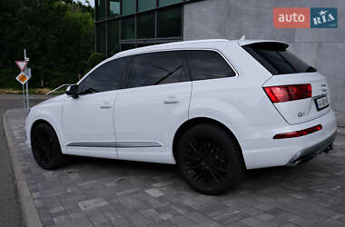 Внедорожник / Кроссовер Audi Q7 2015 в 