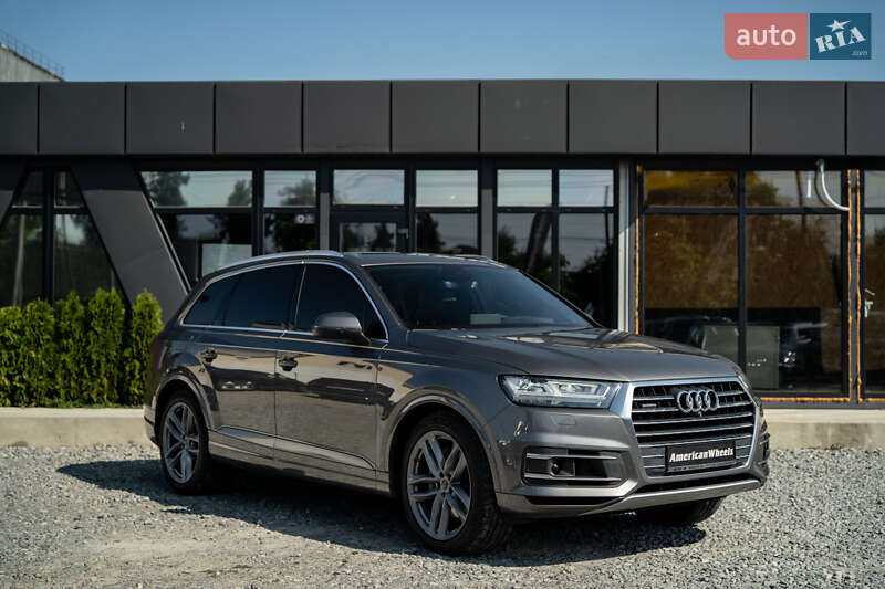 Позашляховик / Кросовер Audi Q7 2017 в Чернівцях
