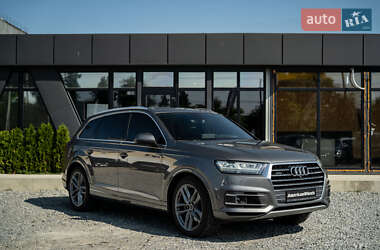 Внедорожник / Кроссовер Audi Q7 2017 в 