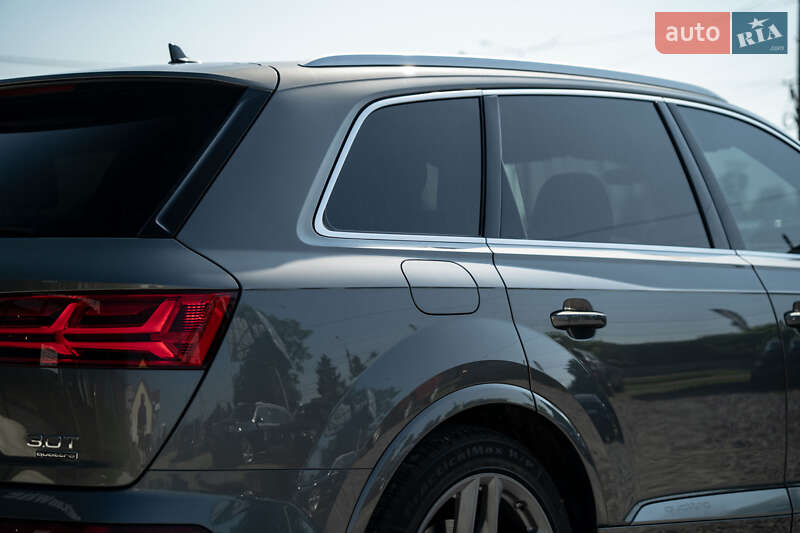 Позашляховик / Кросовер Audi Q7 2017 в Чернівцях