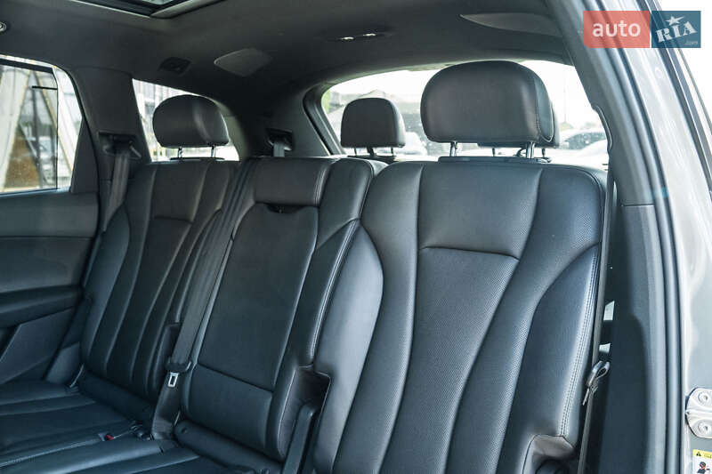 Позашляховик / Кросовер Audi Q7 2017 в Чернівцях
