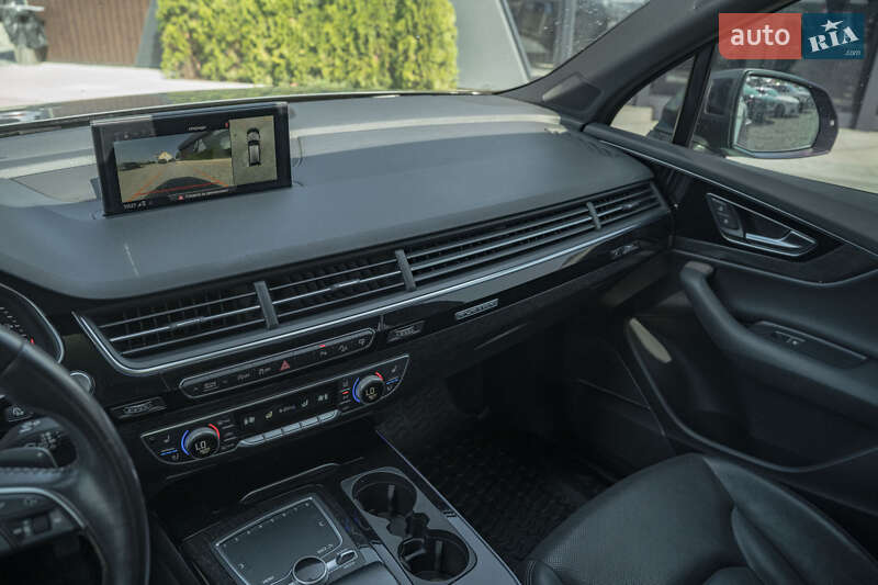 Позашляховик / Кросовер Audi Q7 2017 в Чернівцях
