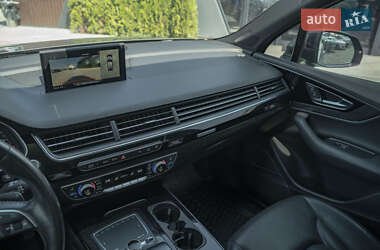 Внедорожник / Кроссовер Audi Q7 2017 в 