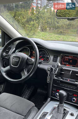 Позашляховик / Кросовер Audi Q7 2006 в 