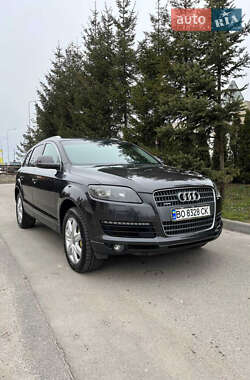 Позашляховик / Кросовер Audi Q7 2006 в 