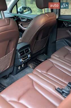 Внедорожник / Кроссовер Audi Q7 2017 в 