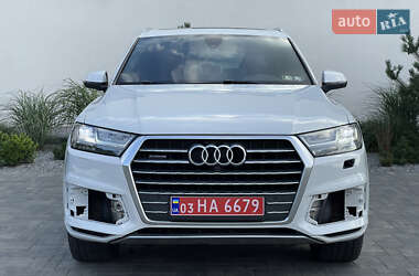 Внедорожник / Кроссовер Audi Q7 2017 в 