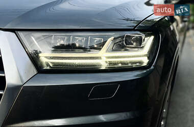 Внедорожник / Кроссовер Audi Q7 2016 в 