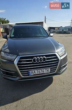 Позашляховик / Кросовер Audi Q7 2017 в 