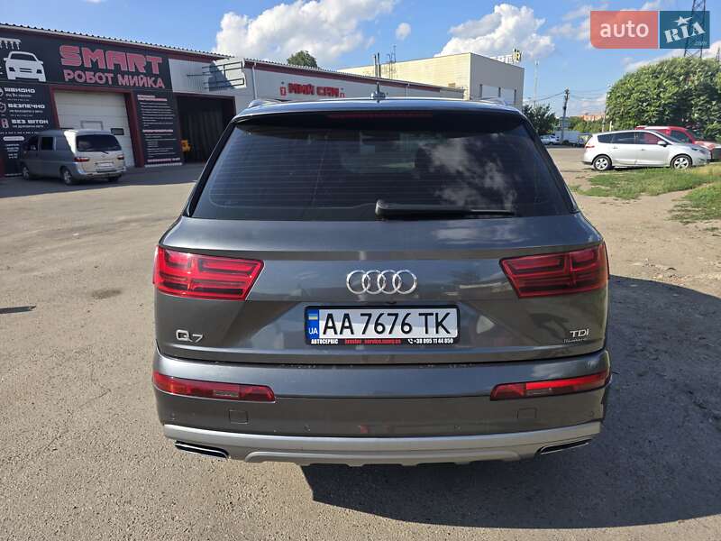 Внедорожник / Кроссовер Audi Q7 2017 в Киеве