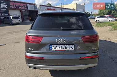 Позашляховик / Кросовер Audi Q7 2017 в 