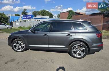 Позашляховик / Кросовер Audi Q7 2017 в 