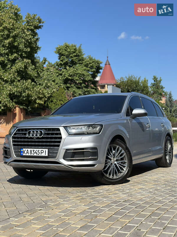 ⠀ AUTO.RIA – Продаж Ауді Ку7 бу в Києві: купити вживані Audi