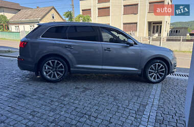 Внедорожник / Кроссовер Audi Q7 2016 в 
