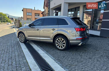 Внедорожник / Кроссовер Audi Q7 2016 в 