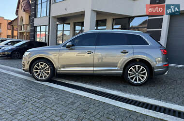 Внедорожник / Кроссовер Audi Q7 2016 в 