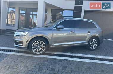 Внедорожник / Кроссовер Audi Q7 2016 в 
