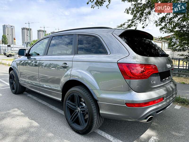 Внедорожник / Кроссовер Audi Q7 2015 в Киеве