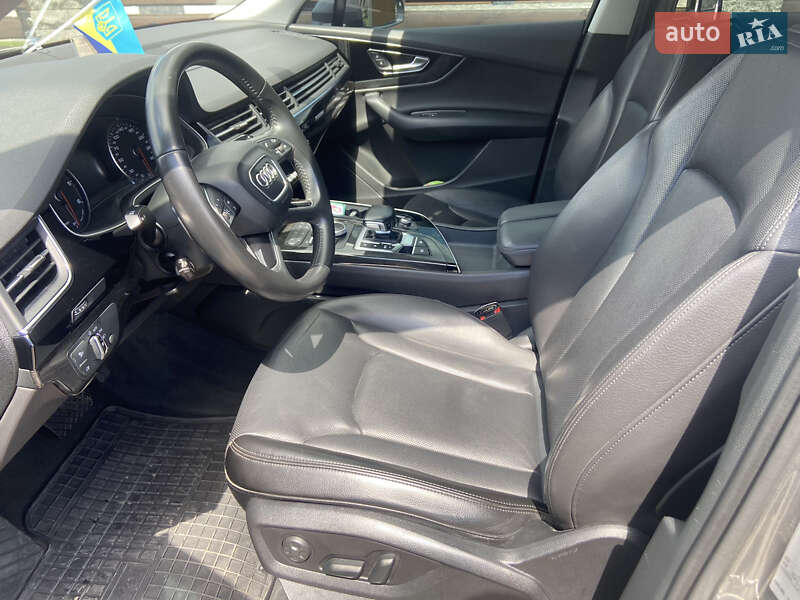 Позашляховик / Кросовер Audi Q7 2017 в Христинівці