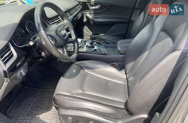 Внедорожник / Кроссовер Audi Q7 2017 в 
