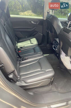 Внедорожник / Кроссовер Audi Q7 2017 в 
