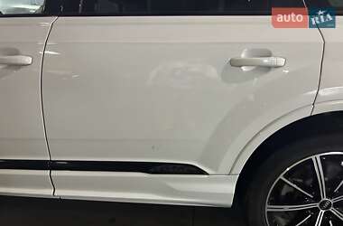 Внедорожник / Кроссовер Audi Q7 2020 в 