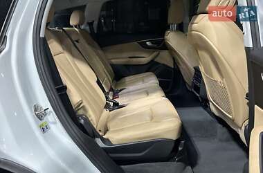 Внедорожник / Кроссовер Audi Q7 2020 в 