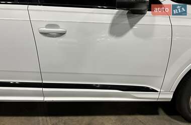 Внедорожник / Кроссовер Audi Q7 2020 в 