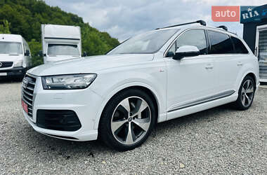 Внедорожник / Кроссовер Audi Q7 2017 в 
