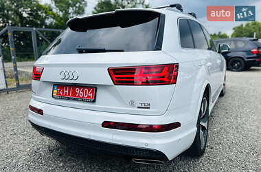 Внедорожник / Кроссовер Audi Q7 2017 в 
