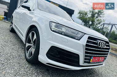 Внедорожник / Кроссовер Audi Q7 2017 в 