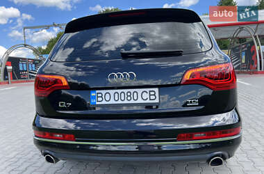 Внедорожник / Кроссовер Audi Q7 2015 в 