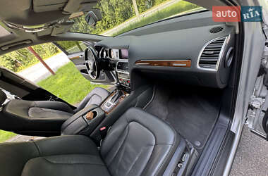Позашляховик / Кросовер Audi Q7 2013 в 
