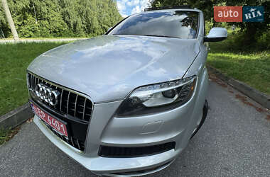 Позашляховик / Кросовер Audi Q7 2013 в 