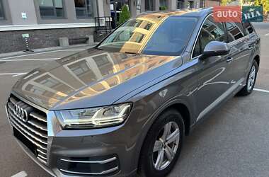 Позашляховик / Кросовер Audi Q7 2015 в 