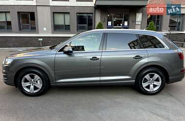 Позашляховик / Кросовер Audi Q7 2015 в 