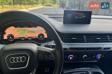 Позашляховик / Кросовер Audi Q7 2018 в 