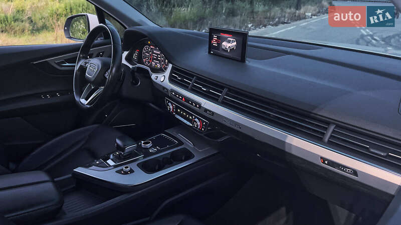 Позашляховик / Кросовер Audi Q7 2017 в Чернівцях