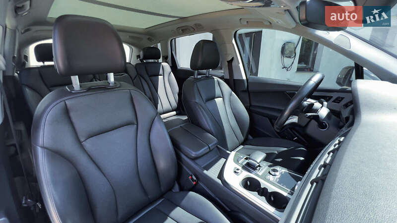 Позашляховик / Кросовер Audi Q7 2017 в Чернівцях
