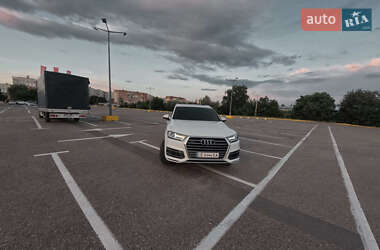 Внедорожник / Кроссовер Audi Q7 2017 в 