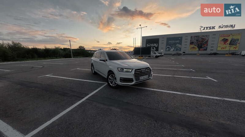 Позашляховик / Кросовер Audi Q7 2017 в Чернівцях