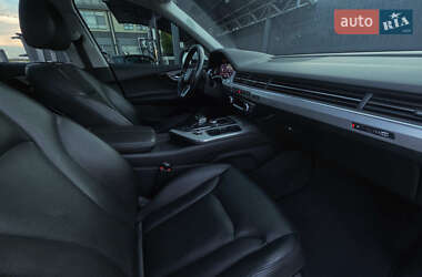 Внедорожник / Кроссовер Audi Q7 2017 в 