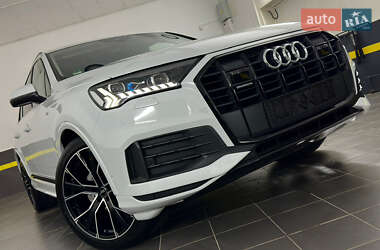 Внедорожник / Кроссовер Audi Q7 2020 в 