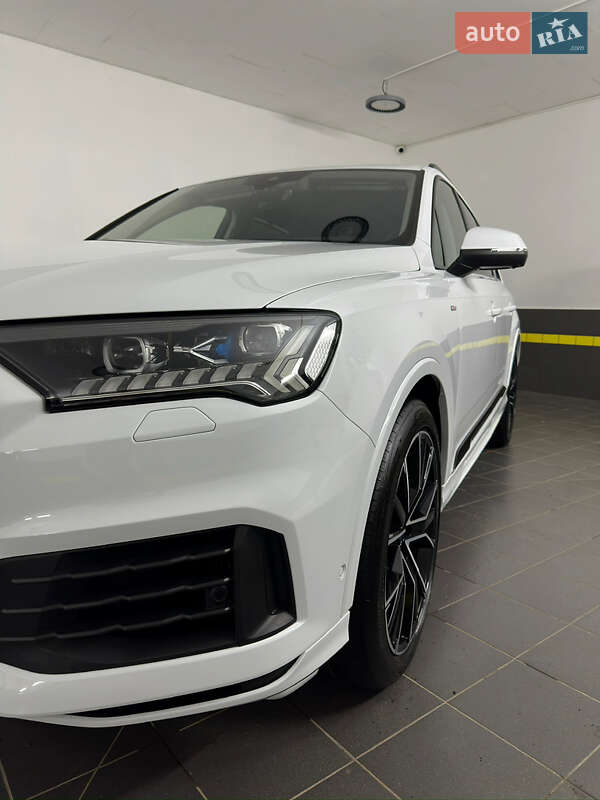 Внедорожник / Кроссовер Audi Q7 2020 в Казатине