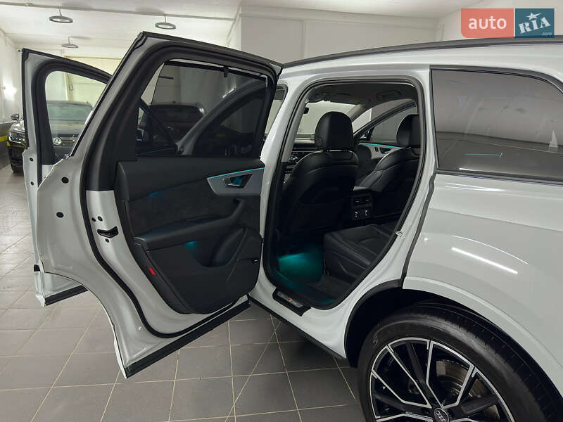 Внедорожник / Кроссовер Audi Q7 2020 в Казатине