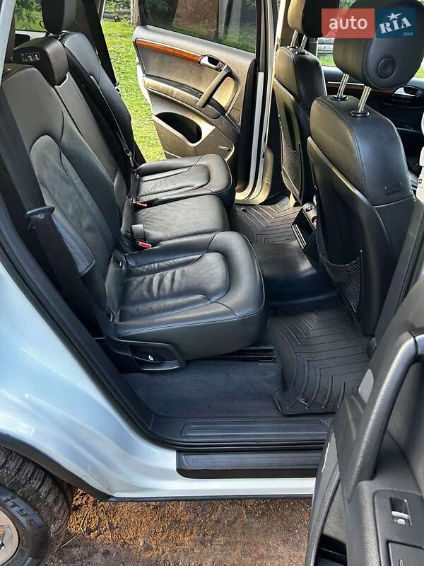 Внедорожник / Кроссовер Audi Q7 2013 в Нововолынске