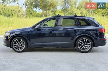 Позашляховик / Кросовер Audi Q7 2017 в 