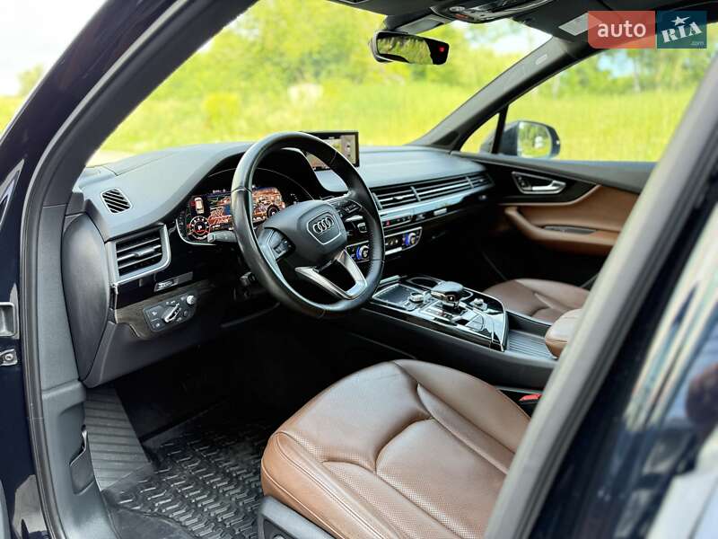 Внедорожник / Кроссовер Audi Q7 2017 в Ровно