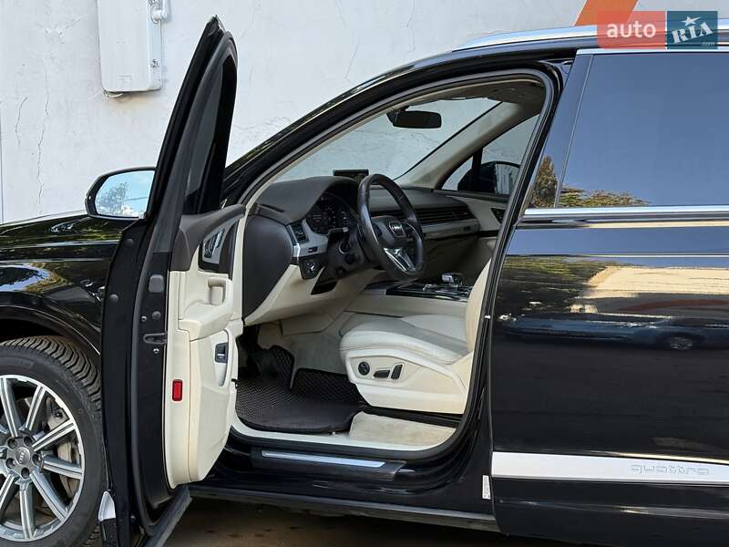 Позашляховик / Кросовер Audi Q7 2017 в Одесі фото 23 Позашляховик / Кросовер Audi Q7 2017 в Одесі