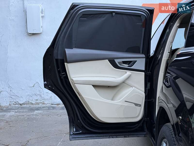 Позашляховик / Кросовер Audi Q7 2017 в Одесі фото 29 Позашляховик / Кросовер Audi Q7 2017 в Одесі